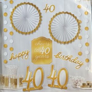 Amscan Gold and White 40th Celebration Decor Set